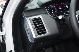 2022款路虎揽胜运动版新能源