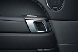 2022款路虎揽胜运动版新能源