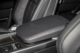 2022款路虎揽胜运动版新能源