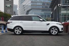 2022款路虎揽胜运动版新能源