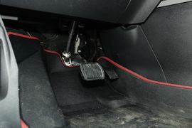 2021款雪铁龙天逸