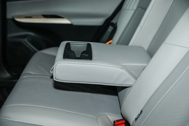 2022款丰田凌放HARRIER