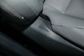 2022款丰田凌放HARRIER