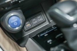 2022款丰田凌放HARRIER