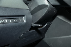 2022款丰田凌放HARRIER