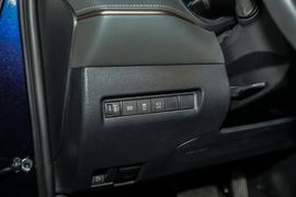 2022款丰田凌放HARRIER