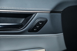 2022款丰田凌放HARRIER