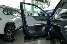 2022款丰田凌放HARRIER