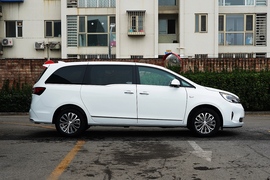   2022款别克GL8 陆上公务舱 652T 豪华型
