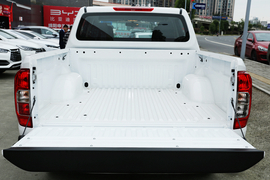 2021款日产纳瓦拉