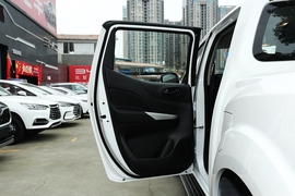 2021款日产纳瓦拉