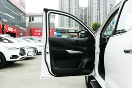 2021款日产纳瓦拉