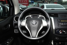 2021款日产纳瓦拉