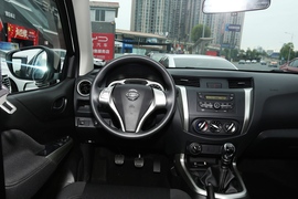 2021款日产纳瓦拉