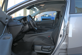 2021款丰田奕泽IZOA