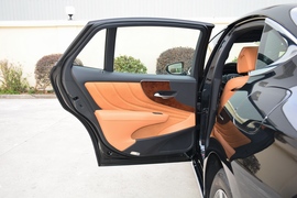 2021款雷克萨斯LS500h