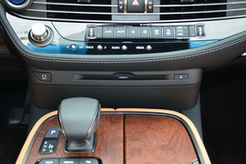 2021款雷克萨斯LS500h