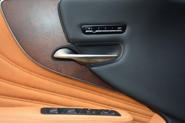 2021款雷克萨斯LS500h