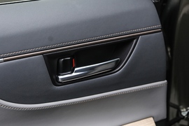 2022款丰田凌放HARRIER