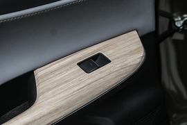 2022款丰田凌放HARRIER