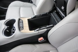 2022款丰田凌放HARRIER