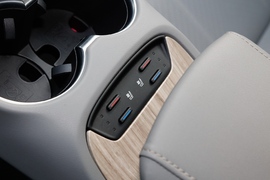 2022款丰田凌放HARRIER