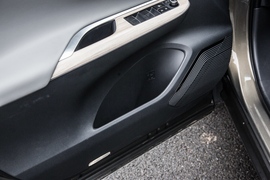 2022款丰田凌放HARRIER