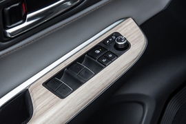 2022款丰田凌放HARRIER