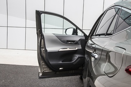 2022款丰田凌放HARRIER