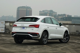 2022款奥迪Q5L
