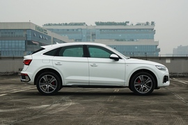 2022款奥迪Q5L