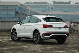 2022款奥迪Q5L