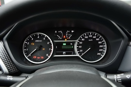   2021款日产蓝鸟 1.6L CVT炫酷版