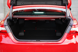 2021款丰田凯美瑞