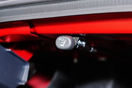 2021款丰田凯美瑞