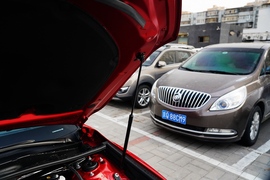 2021款丰田凯美瑞