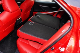 2021款丰田凯美瑞