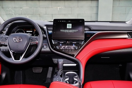 2021款丰田凯美瑞