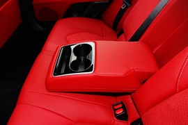 2021款丰田凯美瑞