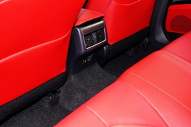 2021款丰田凯美瑞