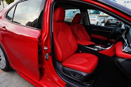 2021款丰田凯美瑞