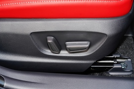 2021款丰田凯美瑞