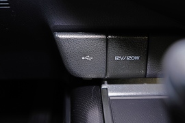 2021款丰田凯美瑞