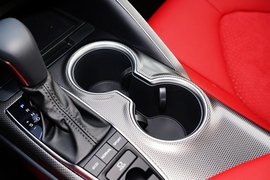 2021款丰田凯美瑞