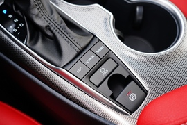 2021款丰田凯美瑞