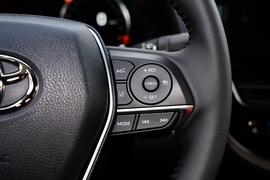 2021款丰田凯美瑞