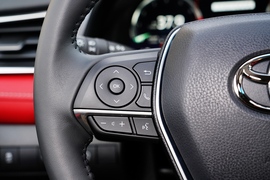 2021款丰田凯美瑞