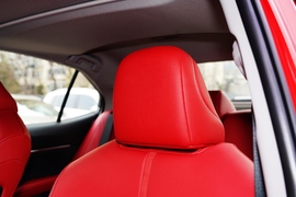 2021款丰田凯美瑞