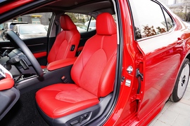 2021款丰田凯美瑞