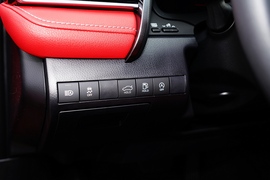 2021款丰田凯美瑞